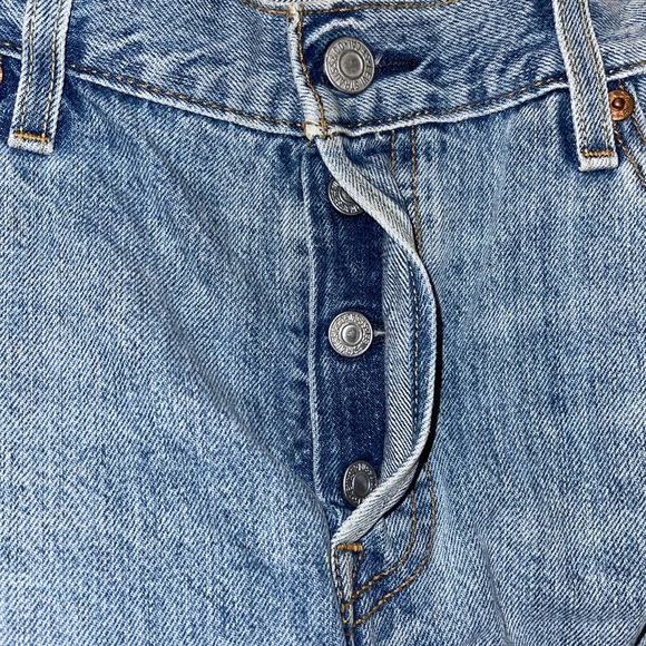 Levi’s Size 29 501 Light Denim Shorts - Picture 5 of 6